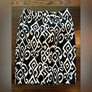 White House Black Market Pencil Skirt- size 4